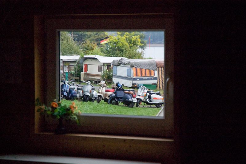 Rolleridylle - Blick aus dem Fenster